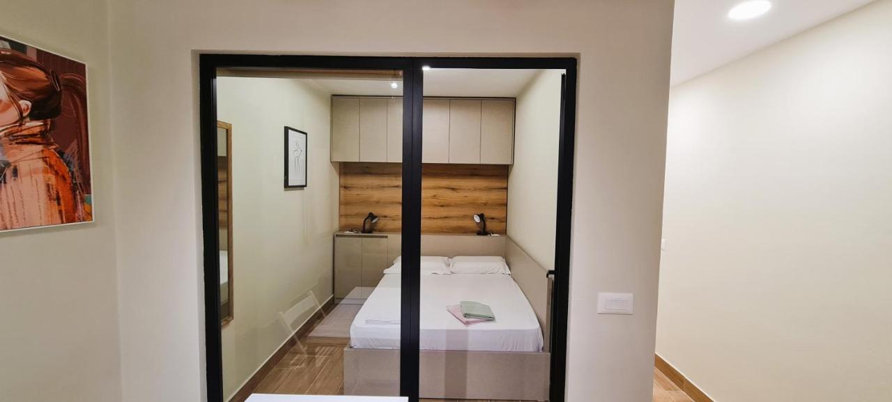 2V1 - Center Apartment 4 Тирана Экстерьер фото