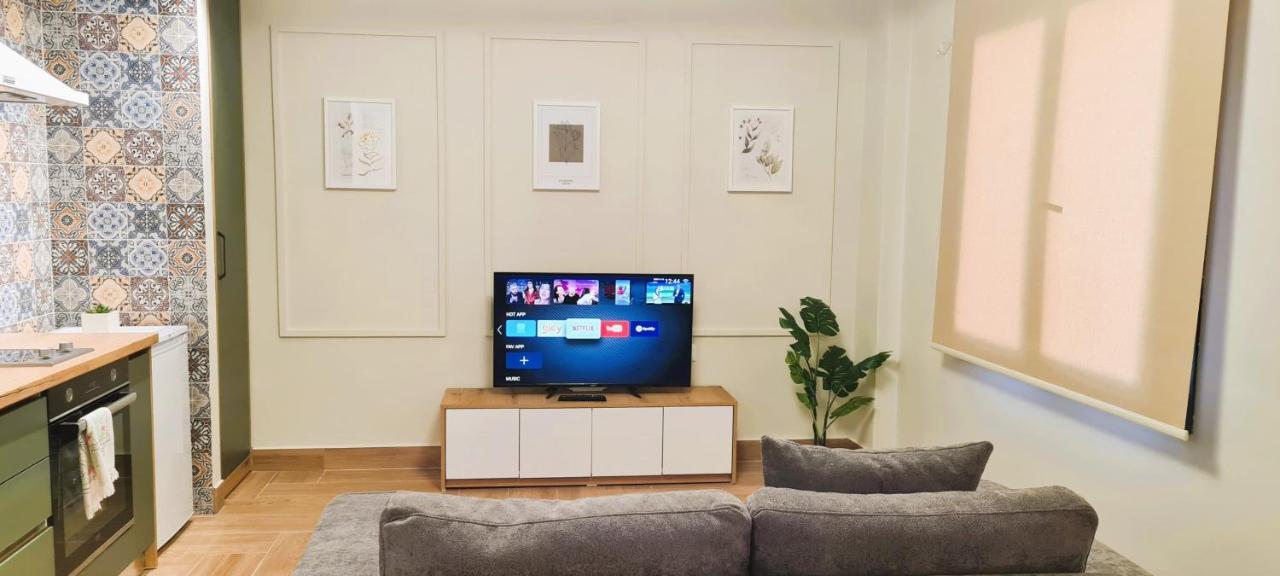 2V1 - Center Apartment 4 Тирана Экстерьер фото